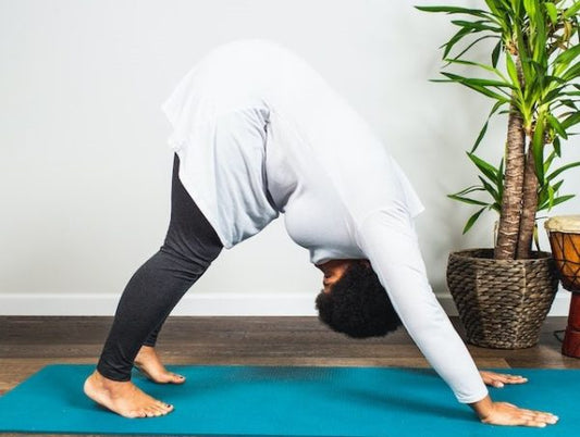 Yoga Poses That Fight Post-Thanksgiving Bloat